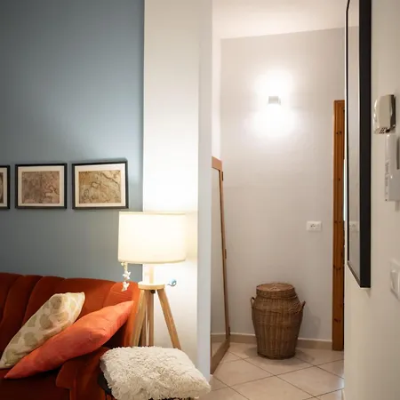 Modern & Bright - 100m From The Apartament Otranto