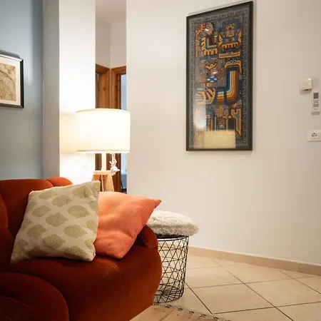 Modern & Bright - 100m From The Apartament