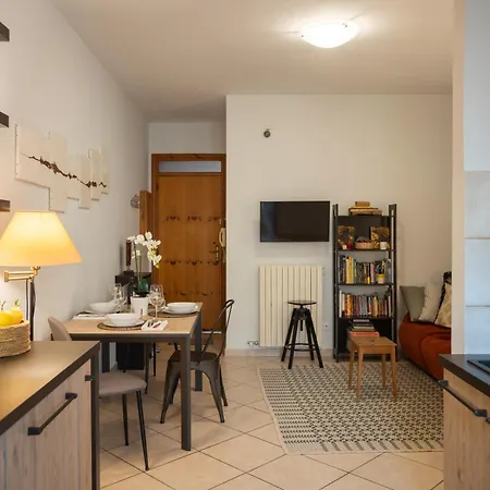 Apartament Modern & Bright - 100m From The