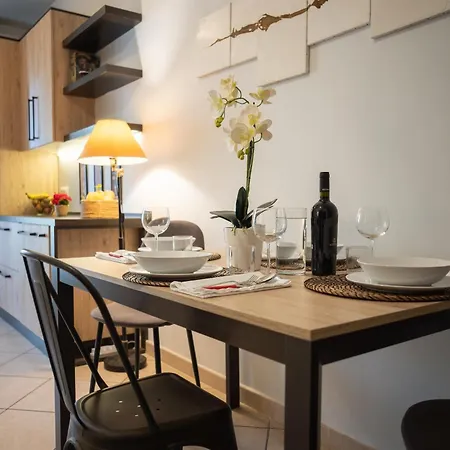 Modern & Bright - 100m From The * Otranto
