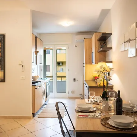 Apartament Modern & Bright - 100m From The Otranto