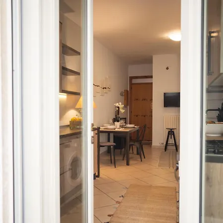 Modern & Bright - 100m From The * Otranto