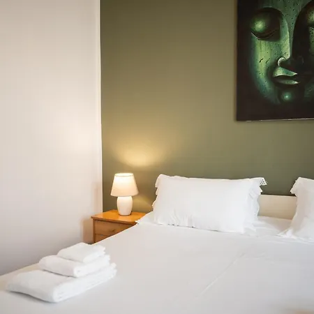 Apartament Modern & Bright - 100m From The