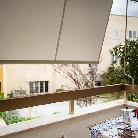 Modern & Bright - 100m From The Apartament *